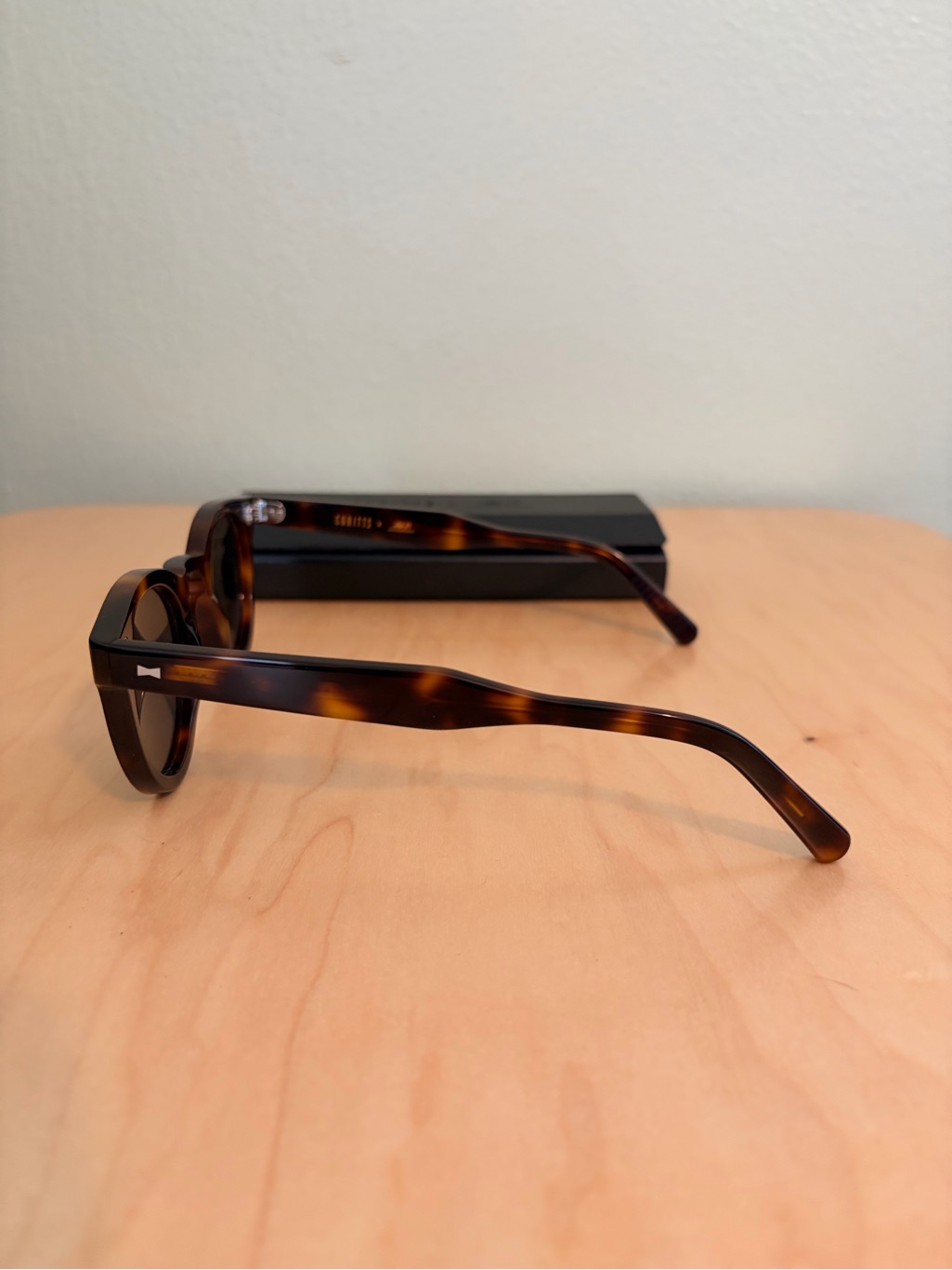 Nwt Cubitts X Mr. P Round Tortoiseshell Sunglasses With Protective Case — image 4 of 8
